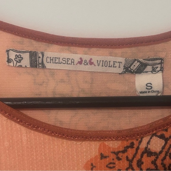 NWOT Women's - Chelsea & Violet Floral Sequin Shift Dress, Size Small - Picture 4 of 6